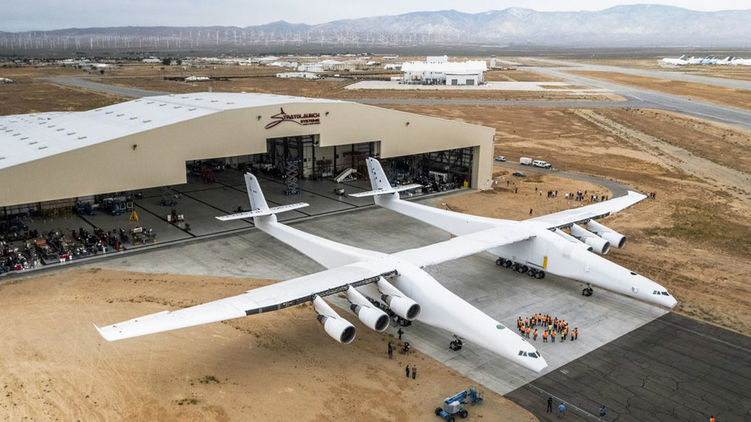 Stratolaunch Model 351 из США