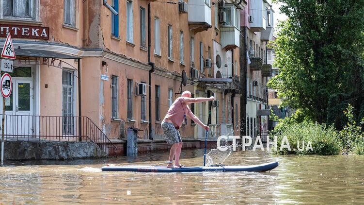 Херсон в воде после подрыва россиянами Каховской ГЭС