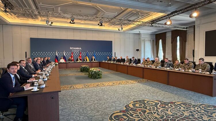 Сегодня проводят второй раунд переговоров в Стамбуле. Фото: Facebook