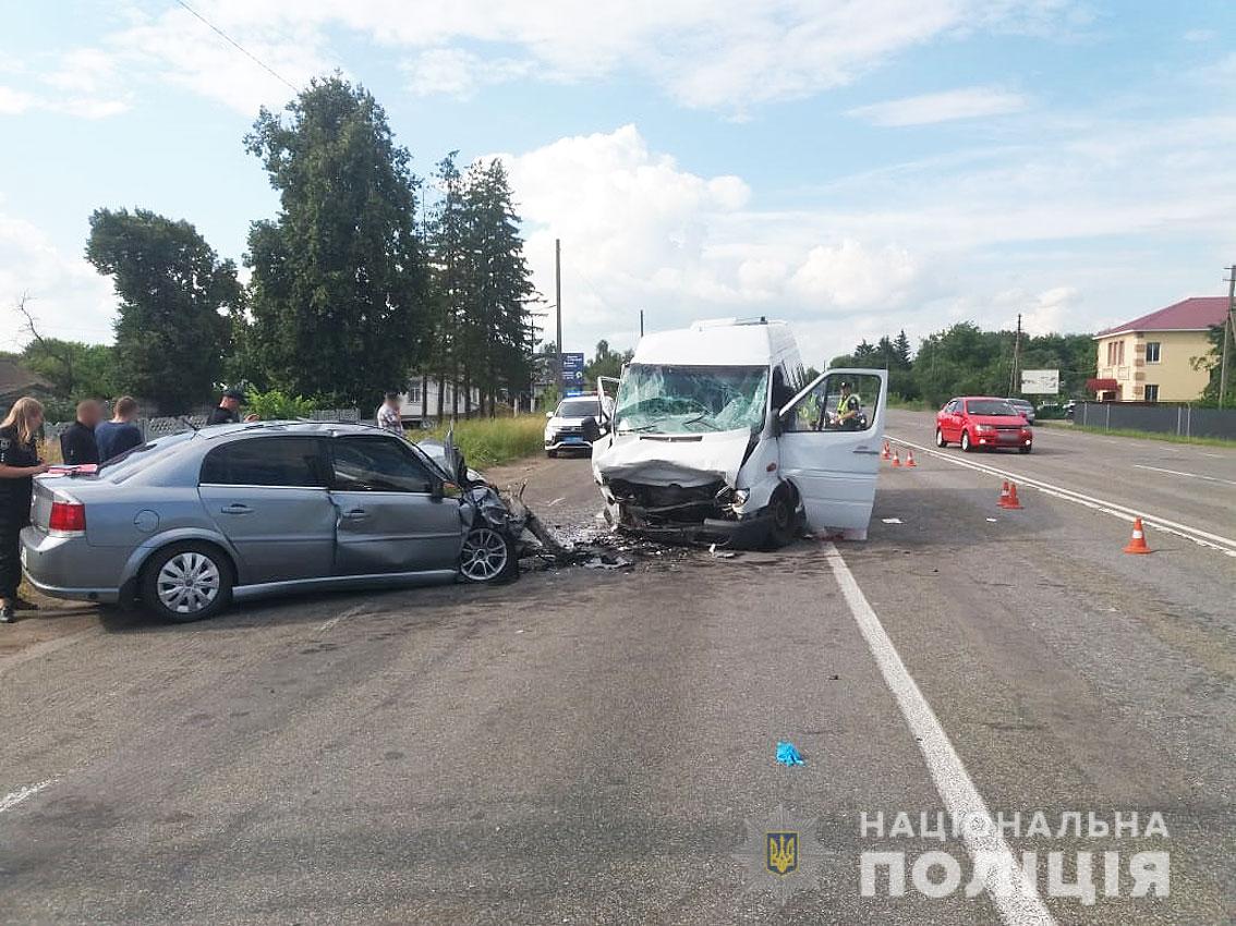 Фото: В результате столкновения на трассе пострадали 10 человек